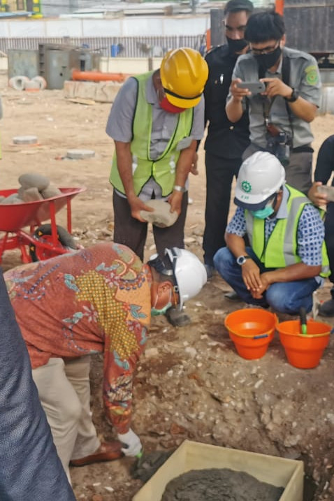 Peletakan batu pertama renov kantor 3